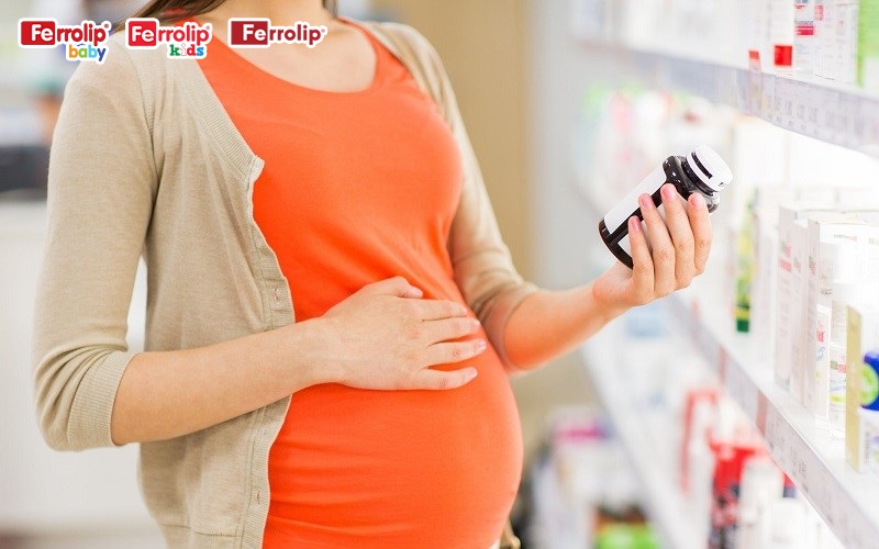 Mẹ bầu nên ưu tiên chọn sắt bao vi nang vì mùi vị dễ uống, không lo nóng táo