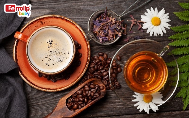 Mẹ nên tránh uống trà, cà phê trong hoặc ngay sau bữa ăn giàu sắt