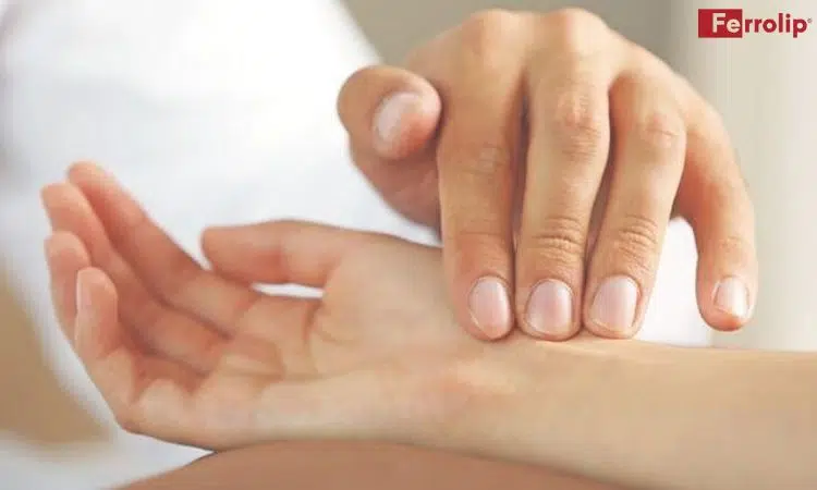 mẹo nhìn cổ tay biết có thai
