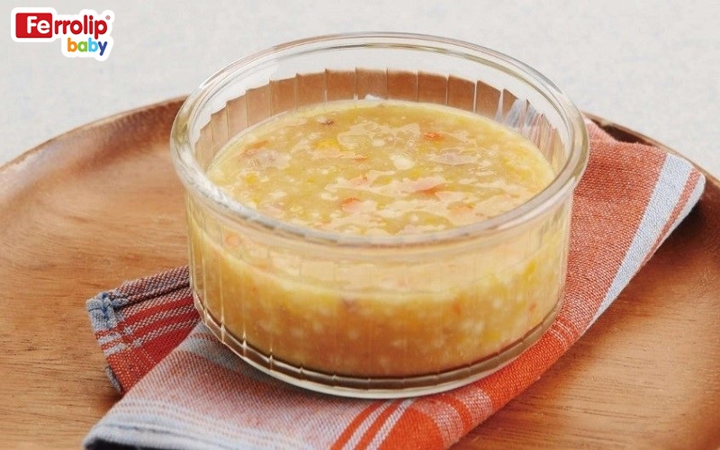 Cháo thịt heo bí đỏ giàu sắt và vitamin A cho bé