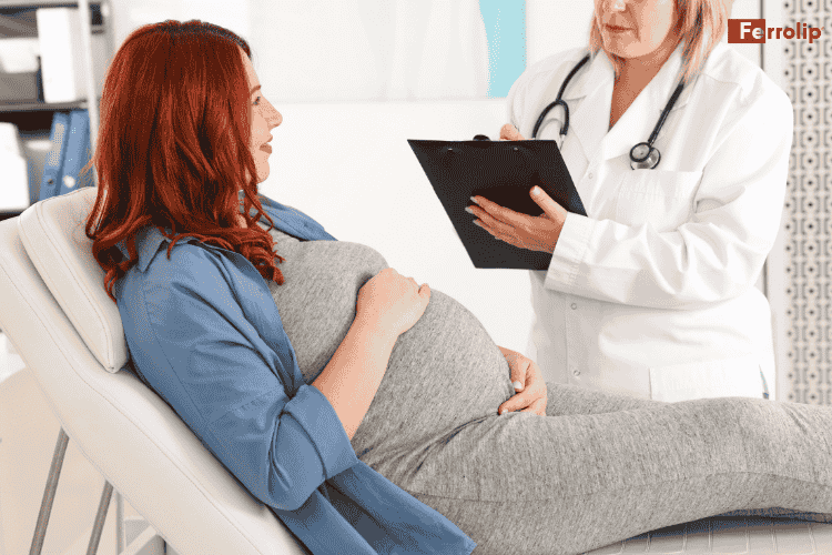 Mẹ bầu nên đi khám nếu có dấu hiệu phù chân bất thường