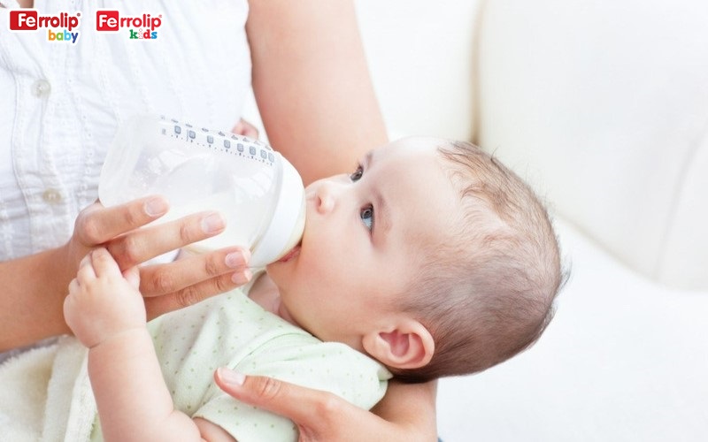 Trẻ sử dụng sữa công thức tăng cường sắt cần sàng lọc vào thời điểm 15–18 tháng